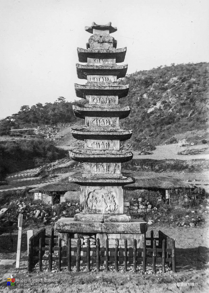 개성 현화사지 칠층석탑 좌측면