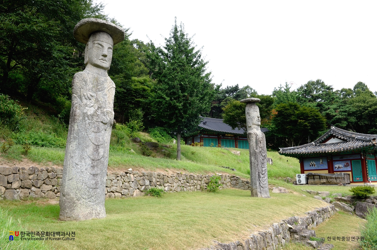 안성 기솔리 석불입상