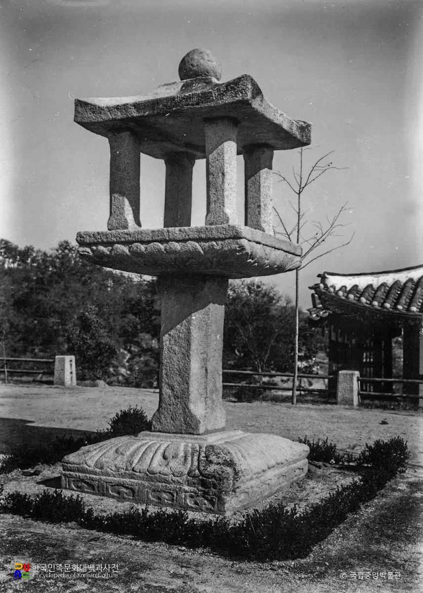 개성 개국사 석등 정측면