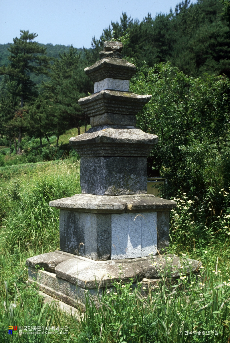 부산 범방동 삼층석탑 정측면