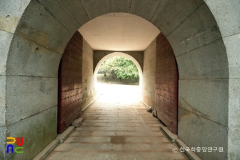 슬롯 머신 잘하는 법 삼랑성 중 남문 출입구 정면