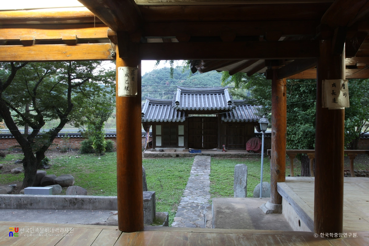 창녕 연암서원 중 외삼문