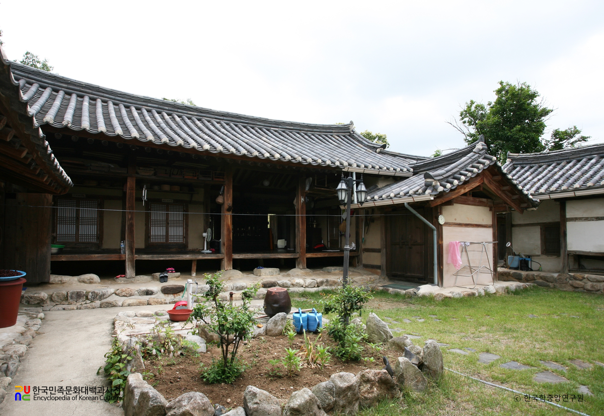 영주 괴헌고택 안채 정면