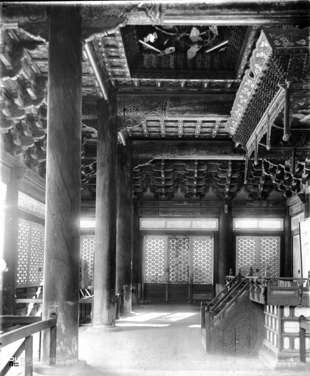 창경궁 명정전 내부