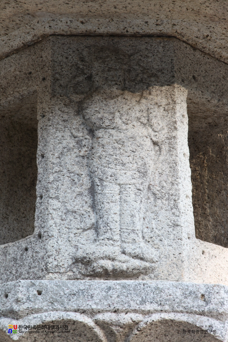 합천 청량사 석등 화사석의 사천왕