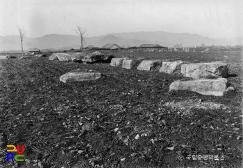 경주 황룡사지 중 금당지 동쪽 불대좌