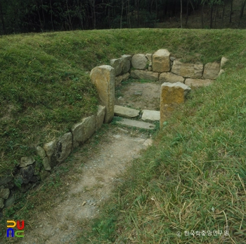 경주 서악동 석실분