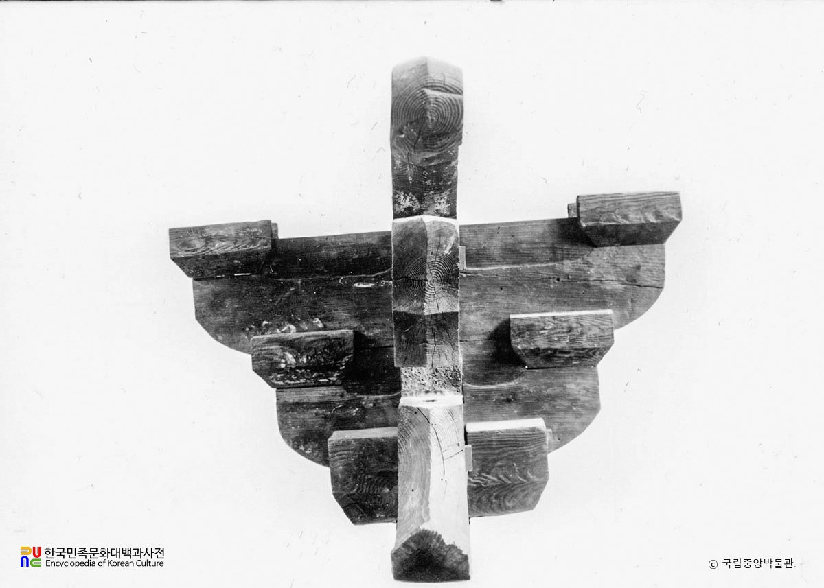 황주 성불사 응진전 두공 외면 부재