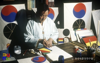 연 제작과정 / 그림그리기