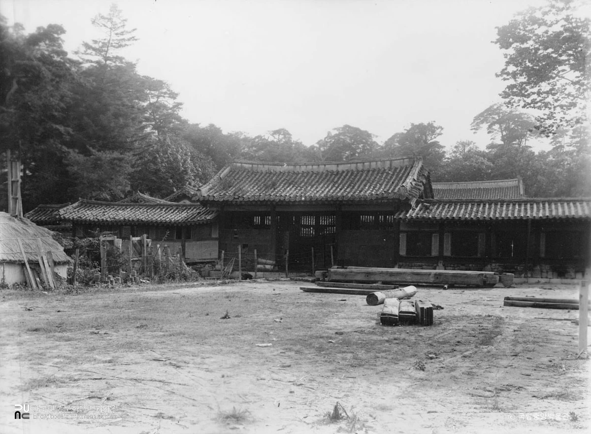 서울 영희전 중문 전경