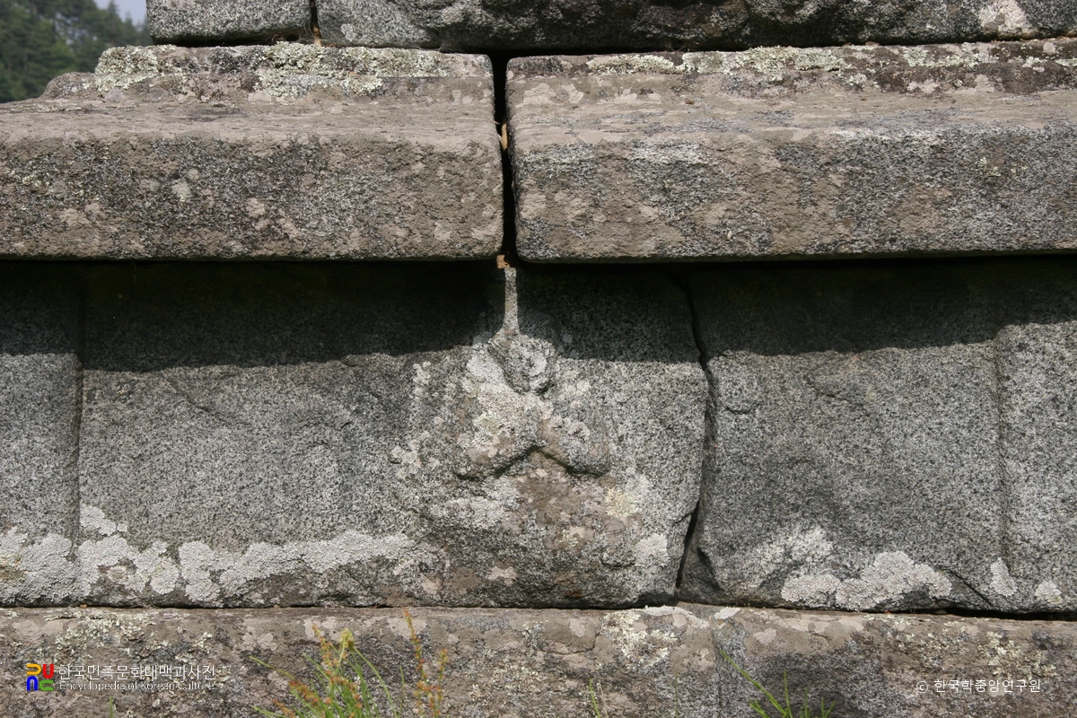 양양 진전사지 삼층석탑