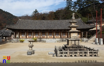 합천 해인사 삼층석탑 전경