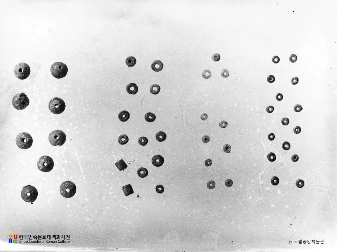 송산리 29호분 출토 유물(구슬)