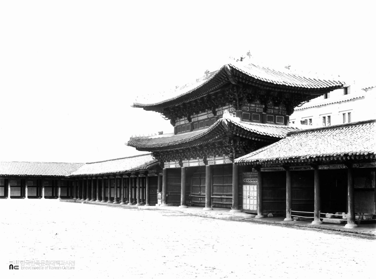 서울 경복궁 근정문 및 행각 중 후측면