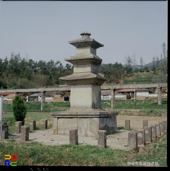 보성 우천리 삼층석탑 후측면