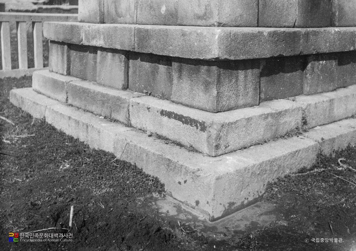 부여 정림사지 오층석탑 기단부