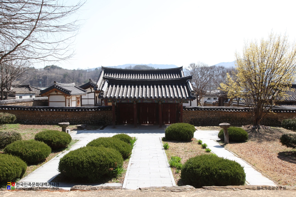 함양 안의향교 중 내삼문 후면
