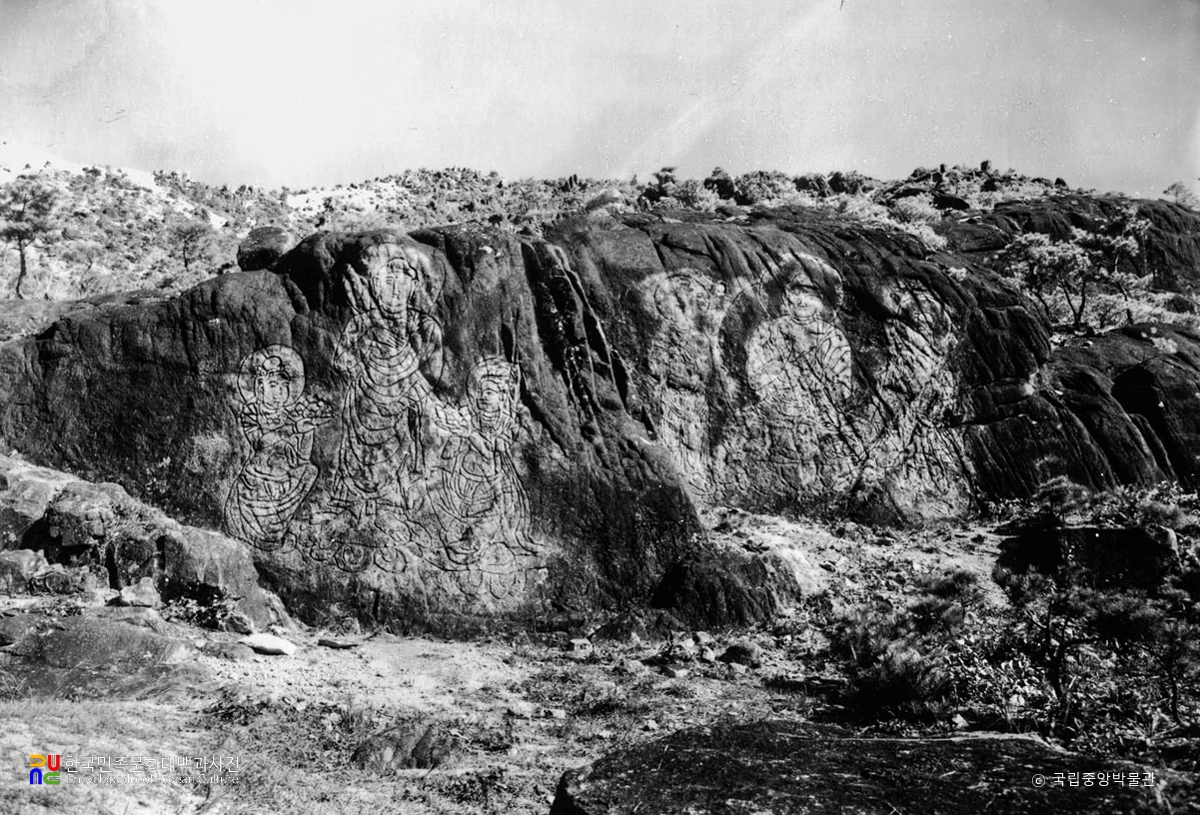 경주 남산 삼릉계 선각육존불상 전경