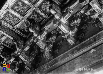 회양 장안사 사성지전 내부 남면 가구