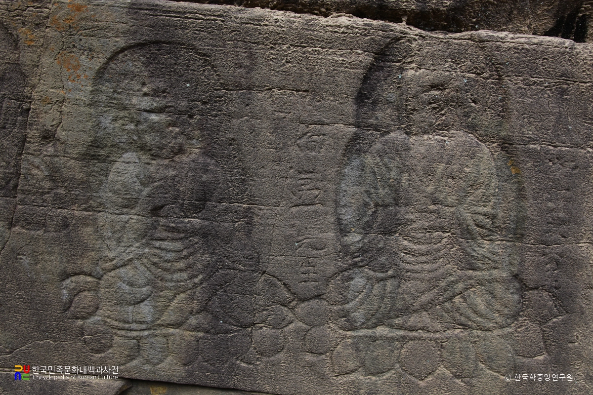 산청도전리마애불군상