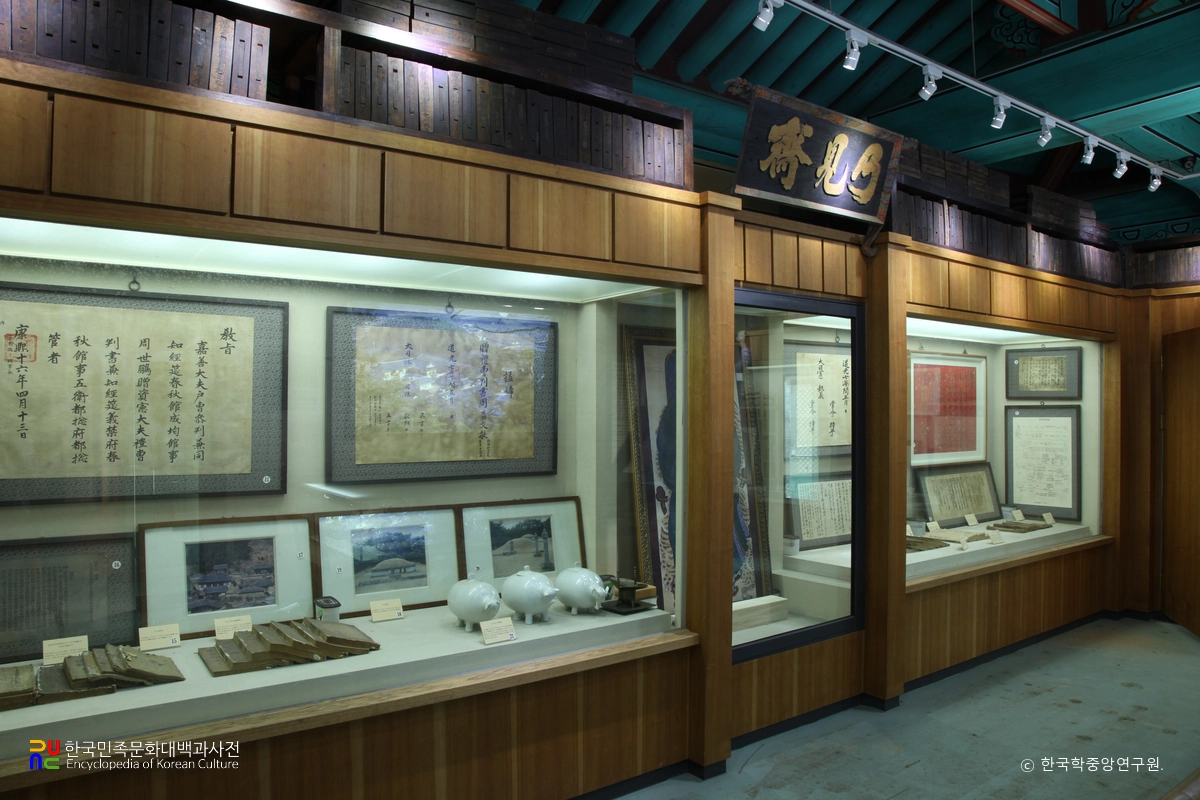 함안 무산사 내 전시장