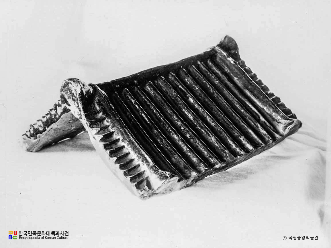 전 평남 대동 낙랑 고분 출토 녹유지붕