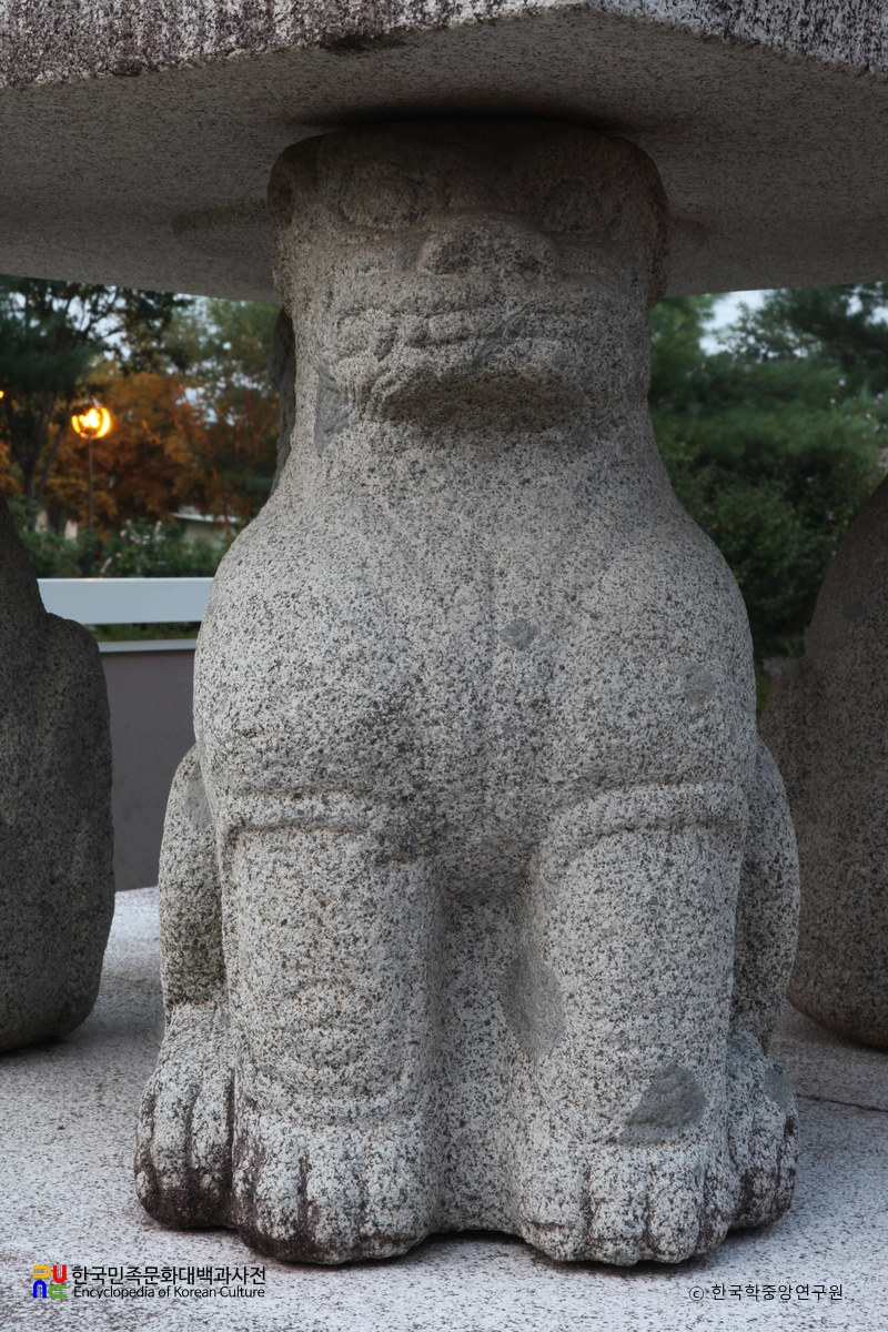 함안 주리사지 사자석탑의 사사자