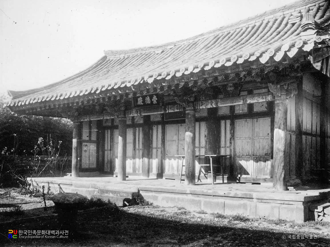 경주 숭덕전 정측면