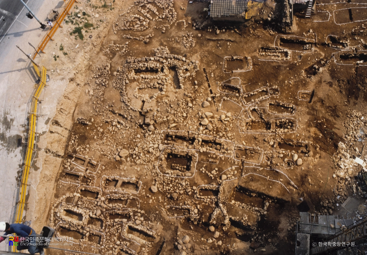 울산 중산동 고분군 발굴 모습