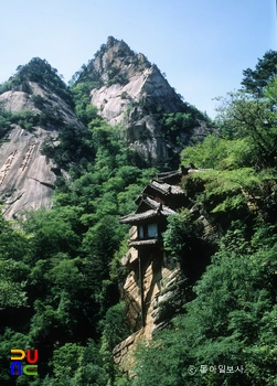 금강 보덕암 전경
