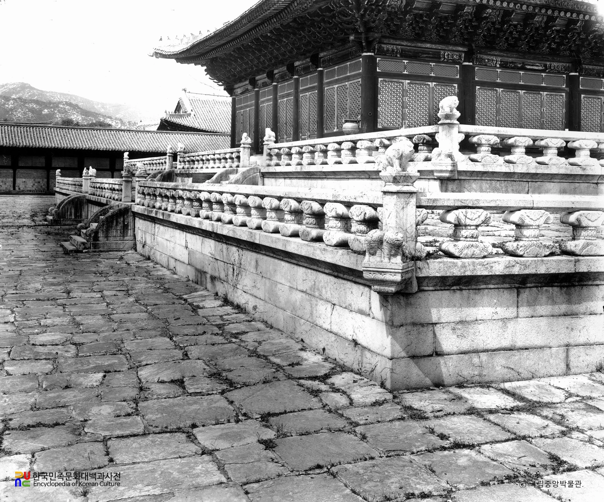 서울 경복궁 근정전 월대