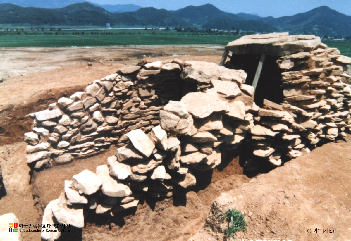 장성 영천리 고분 유구
