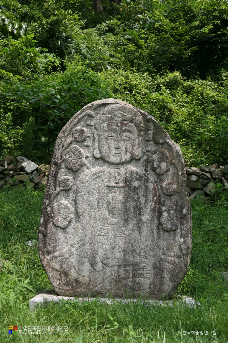 예산 상항리 석불