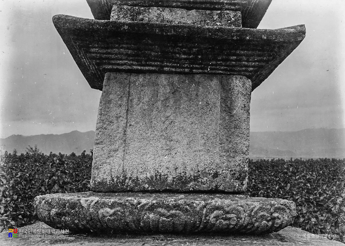 춘천 칠층석탑 일층 탑신