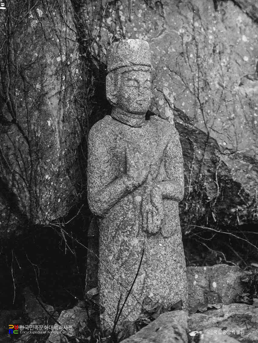 고란사 석조미륵보살입상