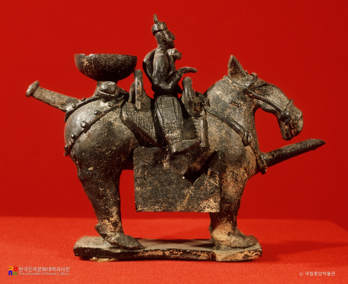 도기 기마인물형 명기