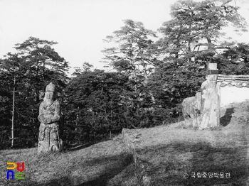 함흥 화릉 문인석과 무인석