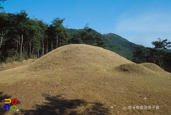 의령 중동리 고분군 전경