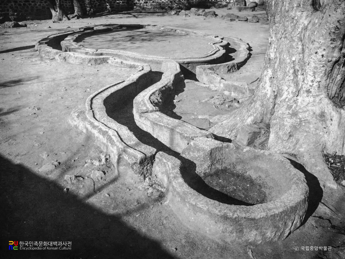 경주 포석정지 남면