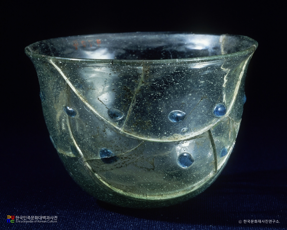 금령총 출토 유리잔