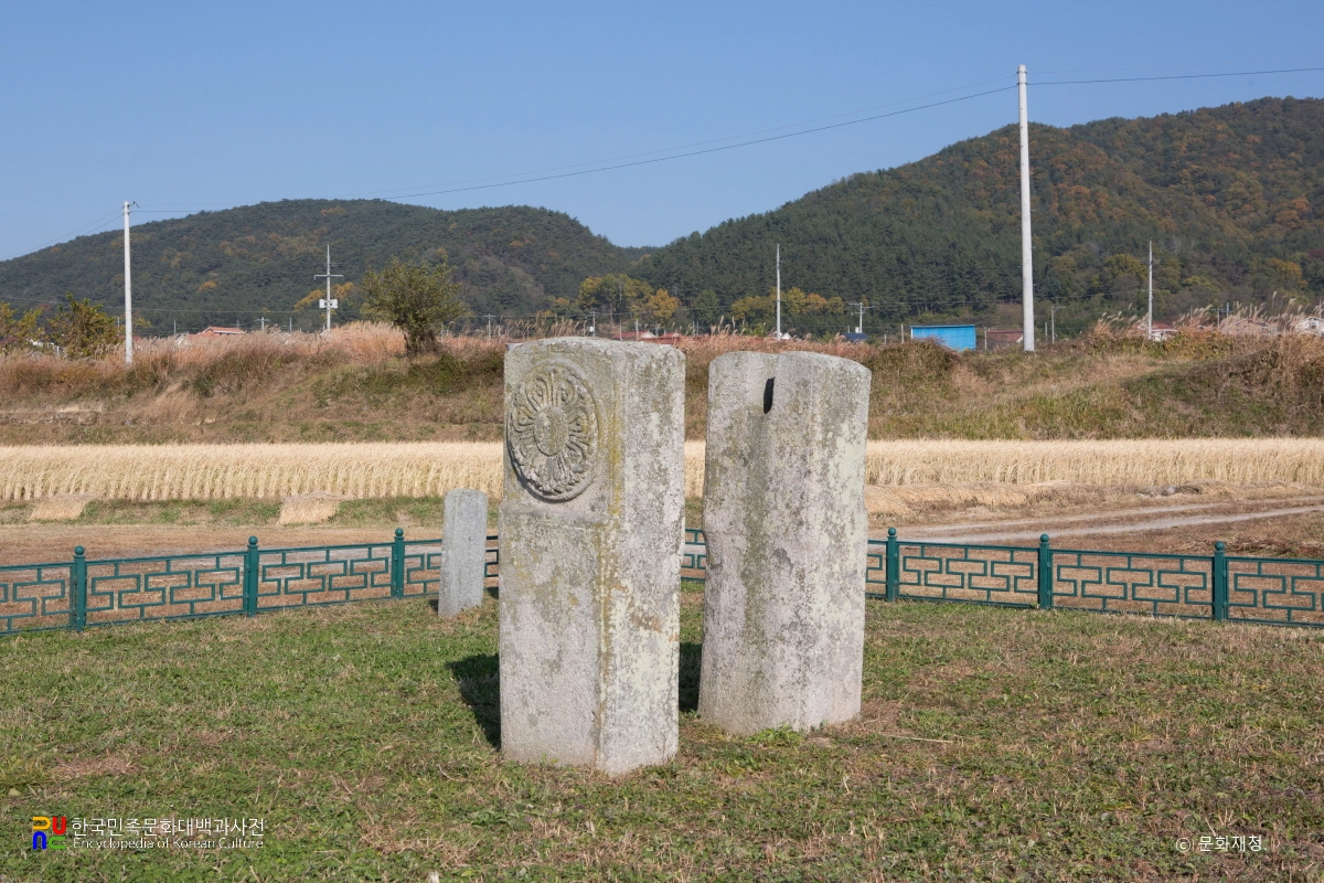 경주 보문사지 연화문 당간지주