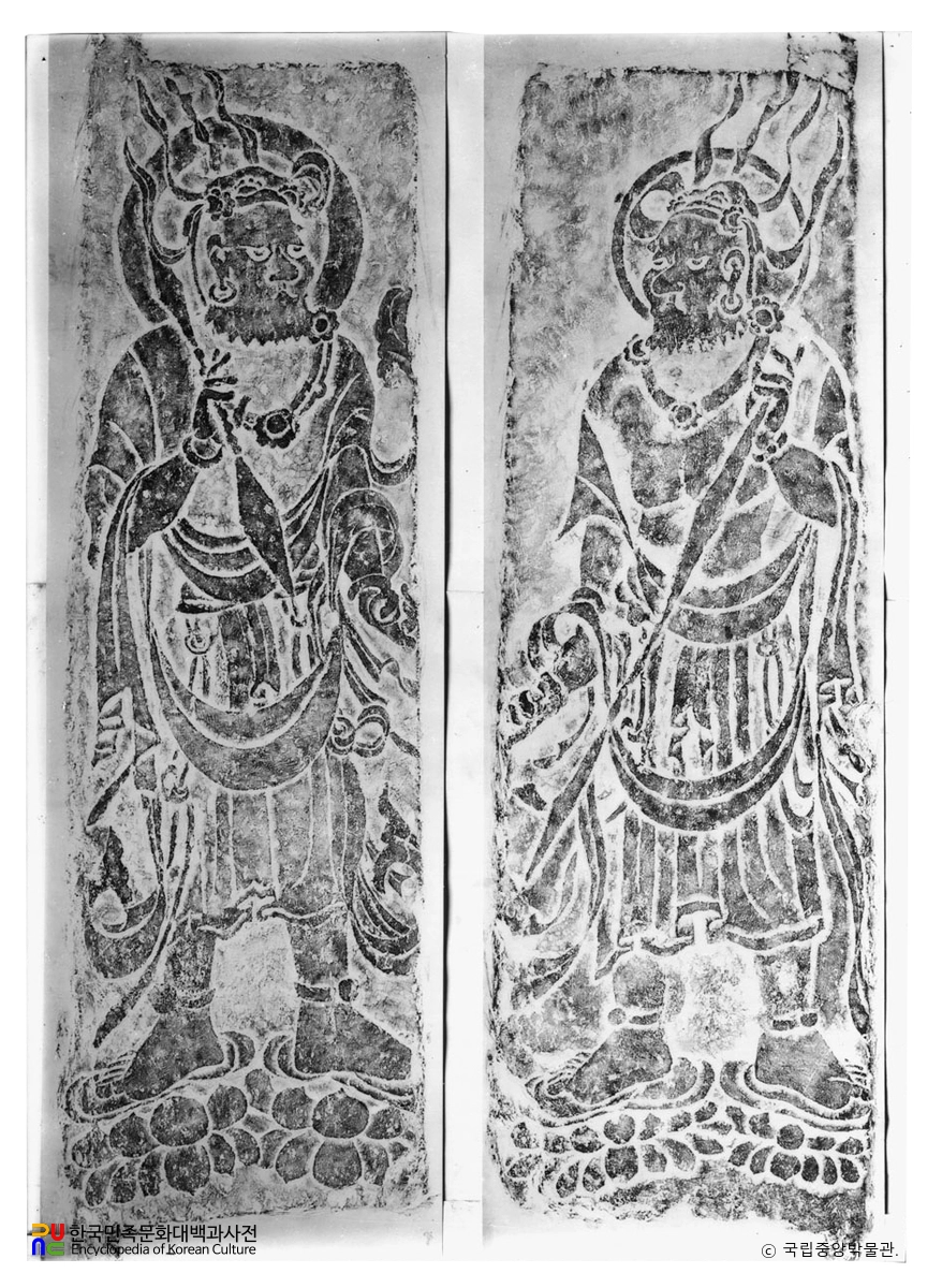 경주 서악리 고분군의 문비석 신장상 탁본