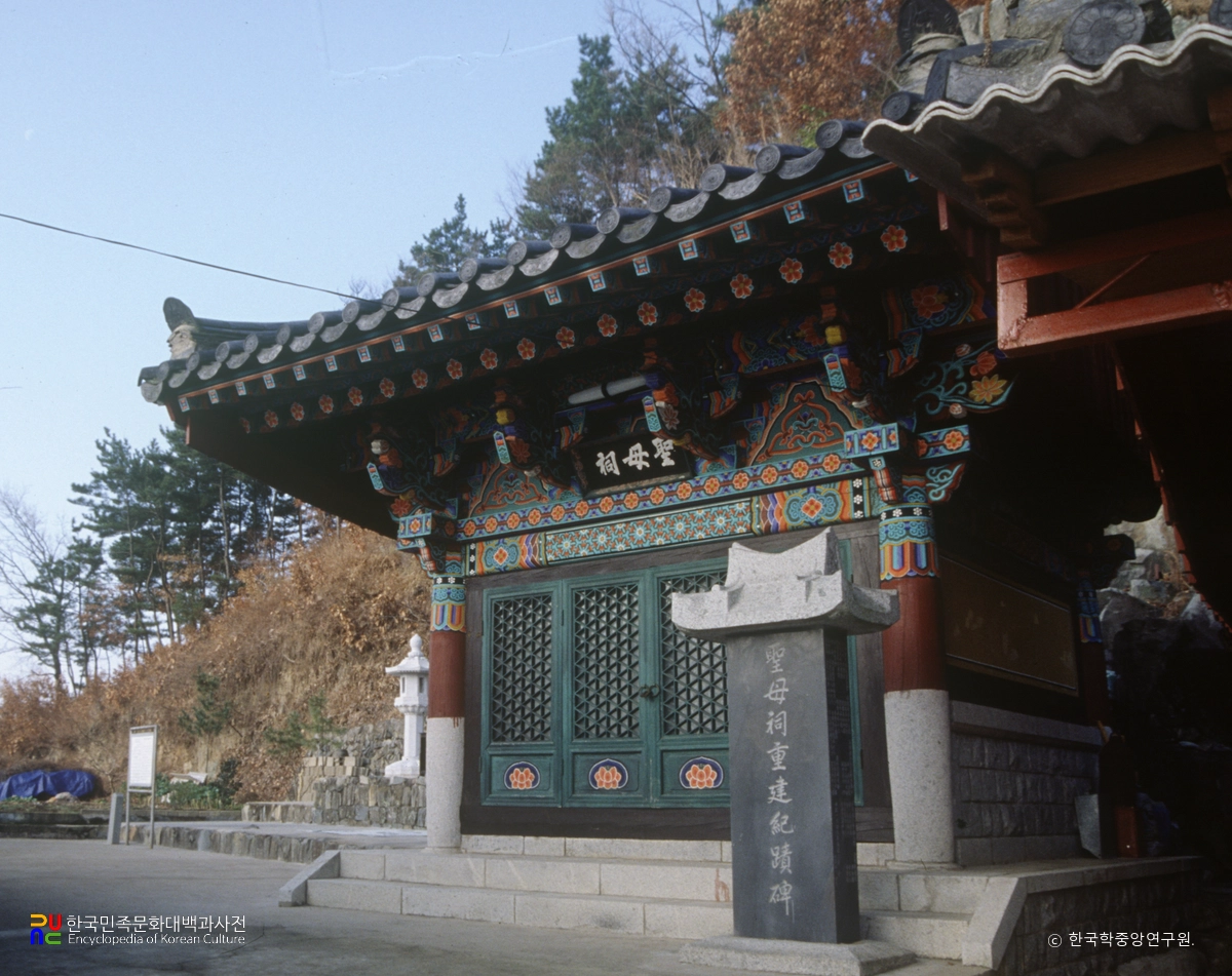 경주 성모사 정측면