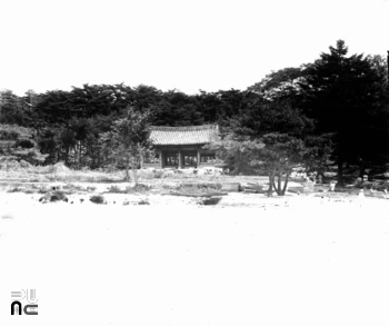 서울 경복궁 중 융무당 전경