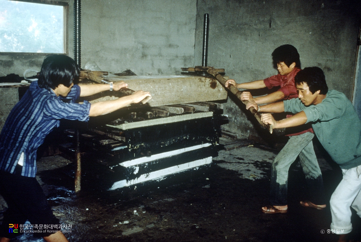 한지 제조과정 / (7)물기 제거