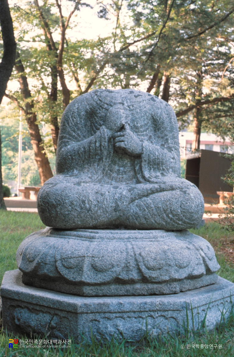 공주 서혈사지 석조여래좌상