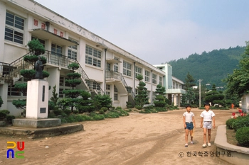 구례중앙초등학교 정측면