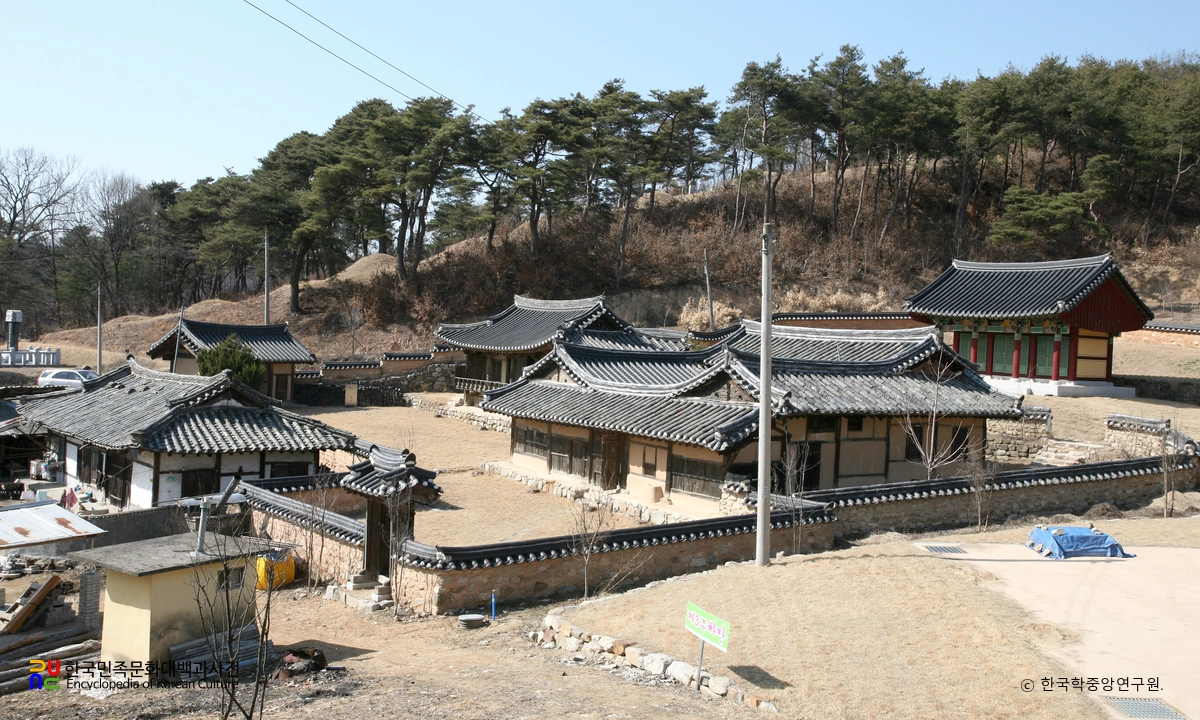 영주 칠성루 및 휴계재사 전경