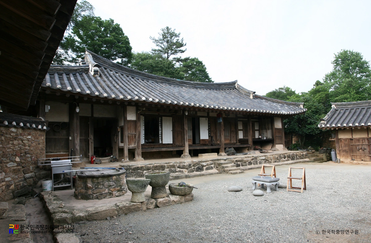 보성 이정래 고택 안채 정측면