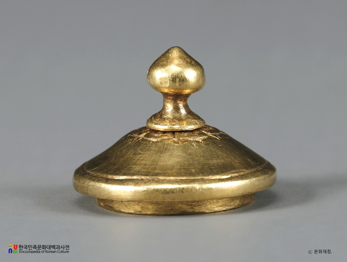 부여 왕흥사지 사리기 일괄 중 금제사리병의 뚜껑
